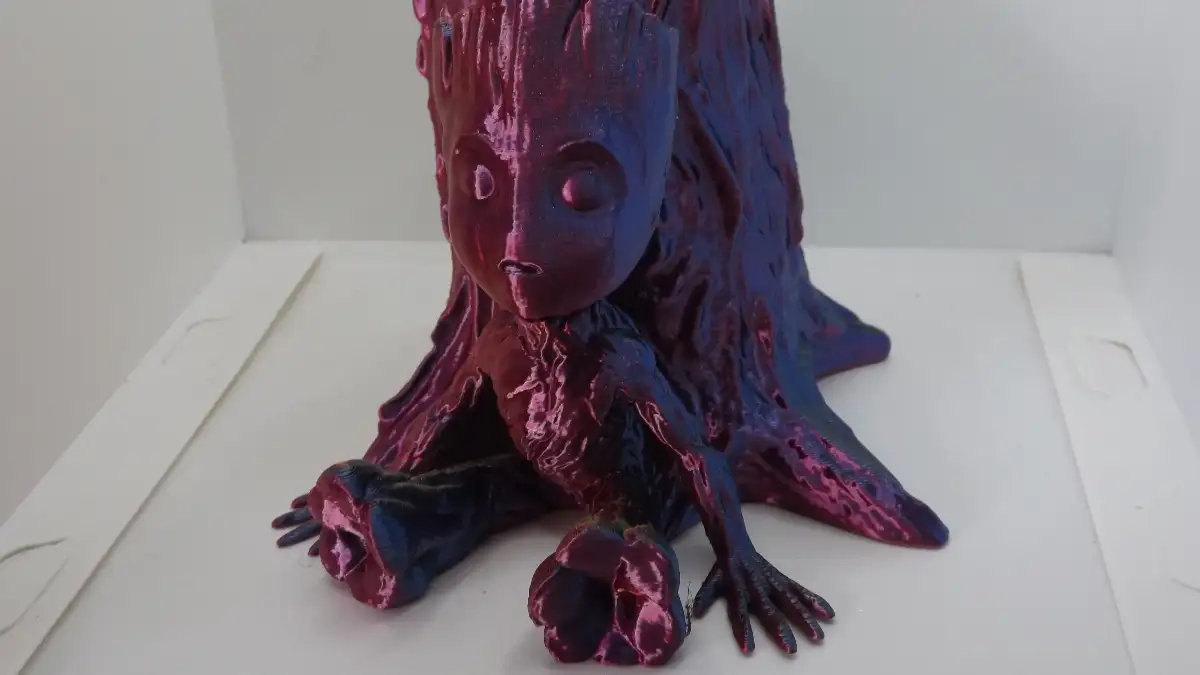 Baby Groot pot crayon